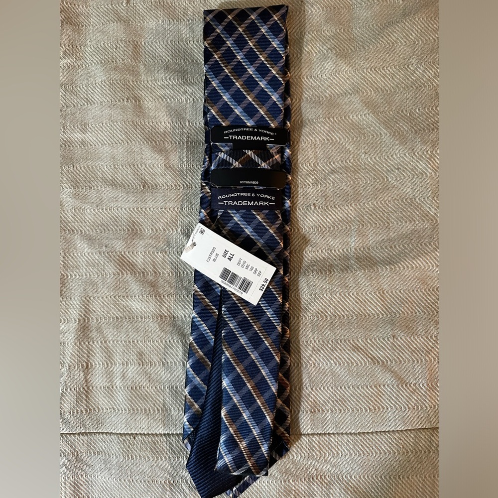 NWT-Roundtree & Yorke Necktie-Navy - Picture 4 of 4